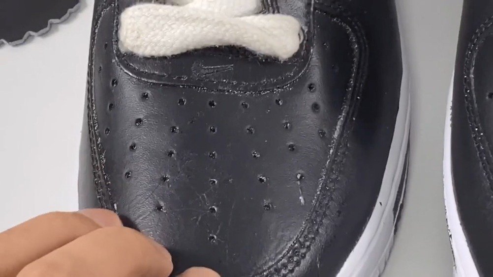 权志龙雏菊视频讲解 穿yeezy的小...